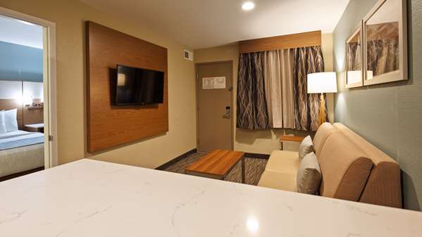  - Best Western Carlsbad by the Sea Hotel - I-5, Exit 45