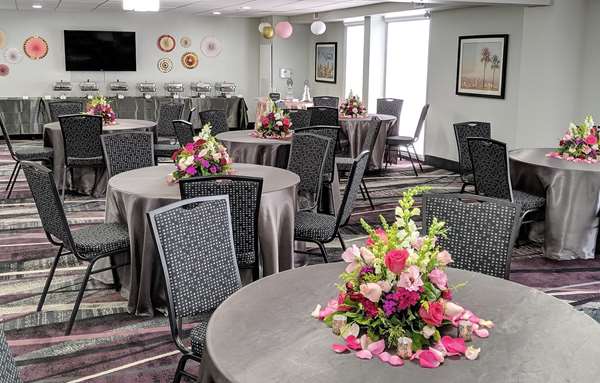  - Best Western Plus Commerce Hotel - I-5, Exit 126