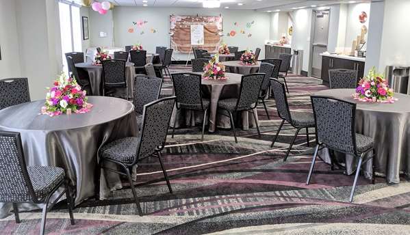  - Best Western Plus Commerce Hotel - I-5, Exit 126