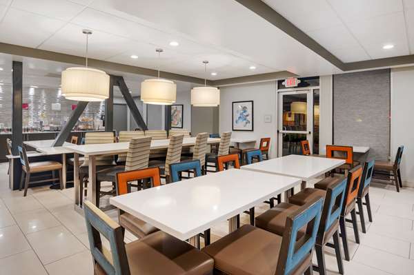 Amenities - Best Western Plus Commerce Hotel - I-5, Exit 126