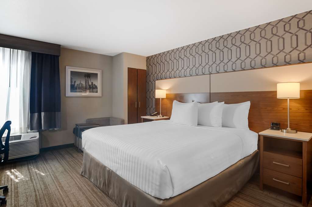 Best Western Plus Commerce Hotel-guestroom-Guest Room,On-Site.jpg