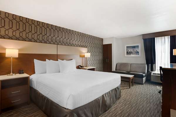  - Best Western Plus Commerce Hotel - I-5, Exit 126