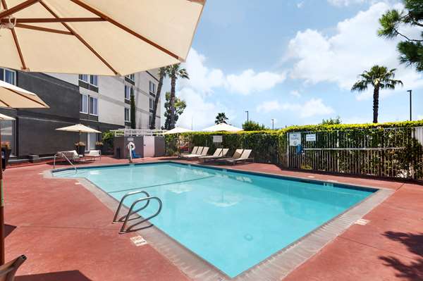 Pool - Best Western Plus Commerce Hotel - I-5, Exit 126