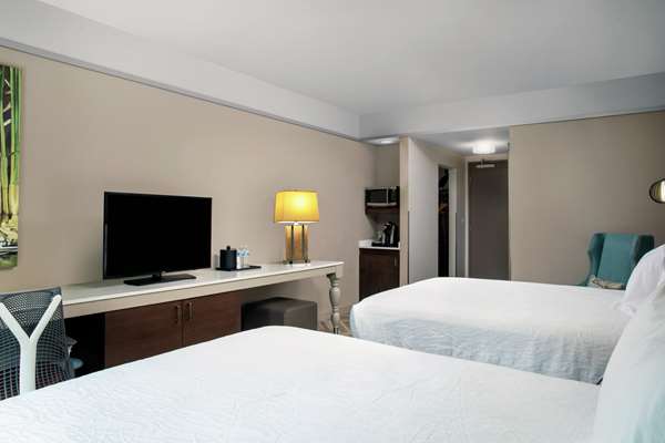  - Hilton Garden Inn Downtown Mobile - I-10, Exit 26B