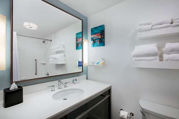  - Hilton Garden Inn Downtown Mobile - I-10, Exit 26B