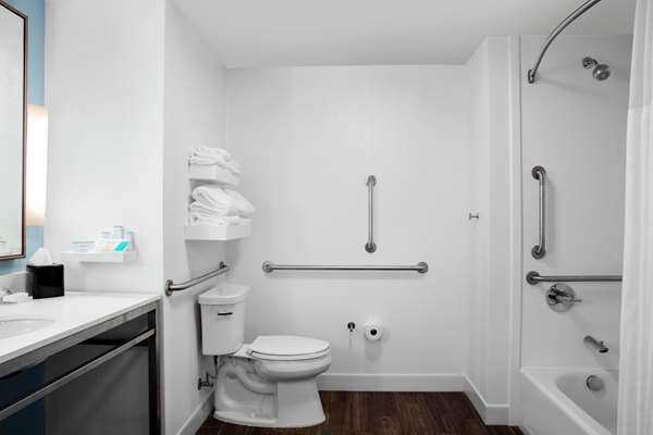  - Hilton Garden Inn Downtown Mobile - I-10, Exit 26B