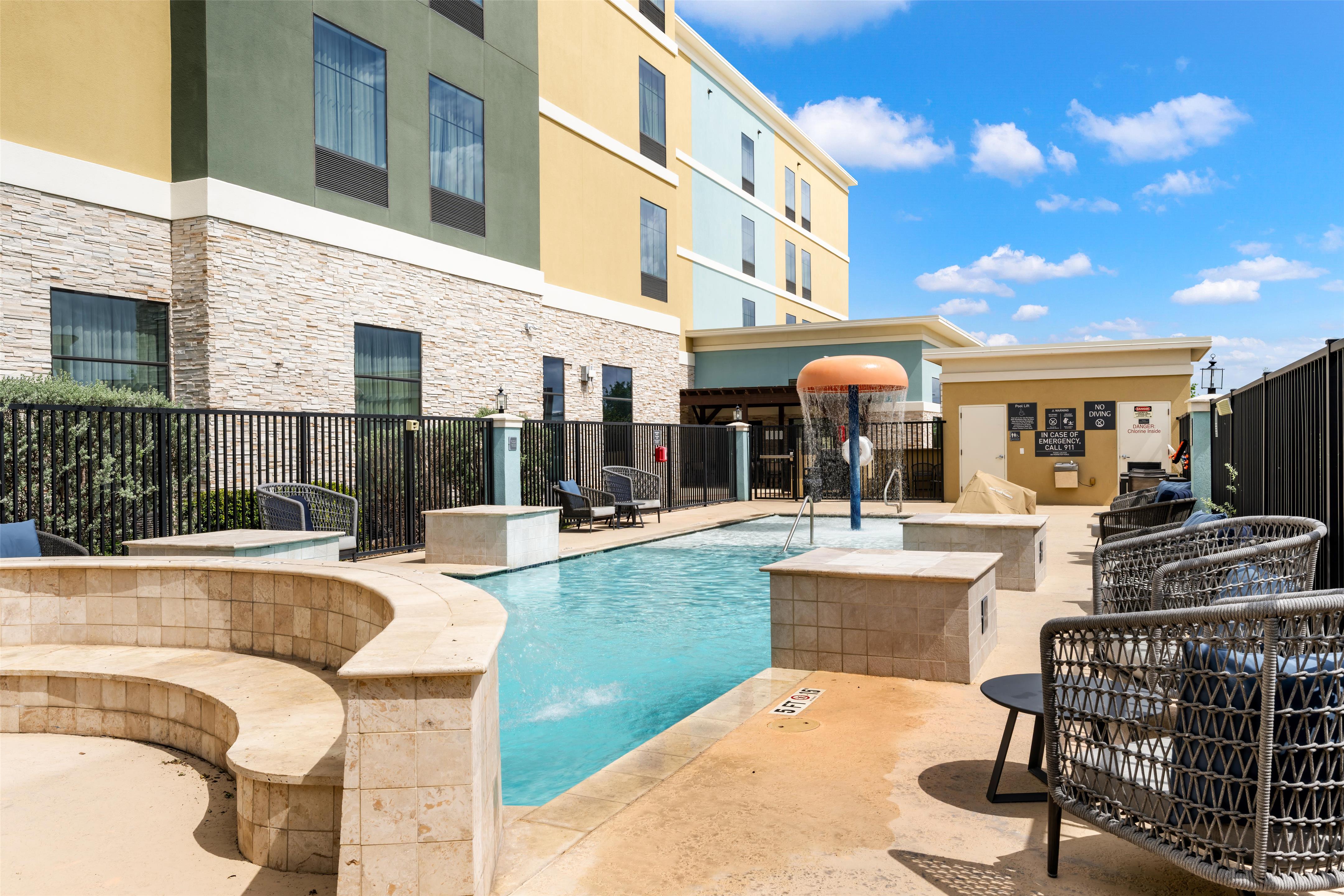Pool | Homewood Suites By Hilton New Braunfels