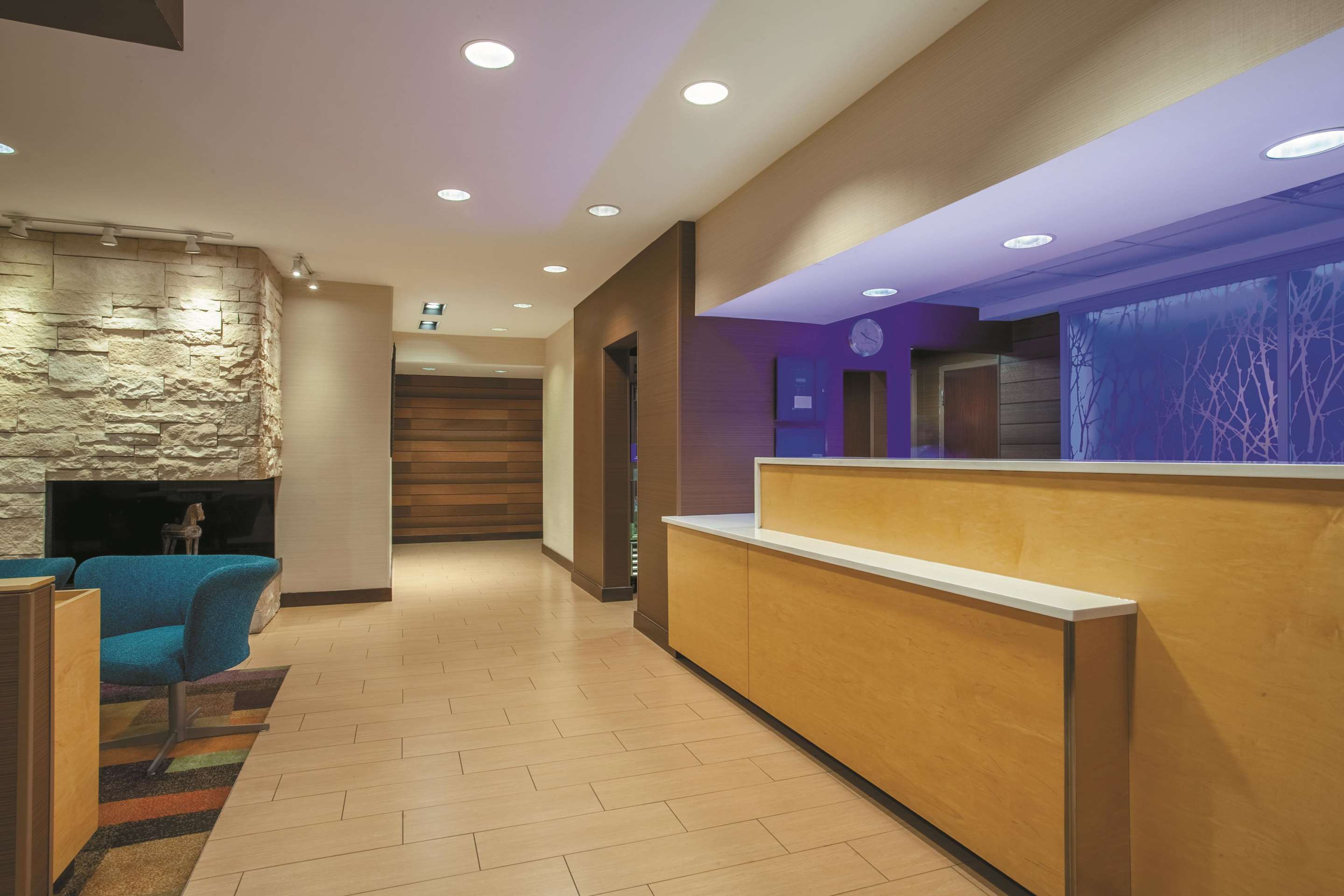 Lobby | La Quinta Inn & Suites by Wyndham Manassas Battlefield