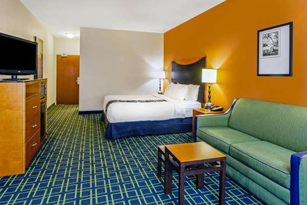 Suite - La Quinta Inn & Suites Manassas - I-66, Exit 47