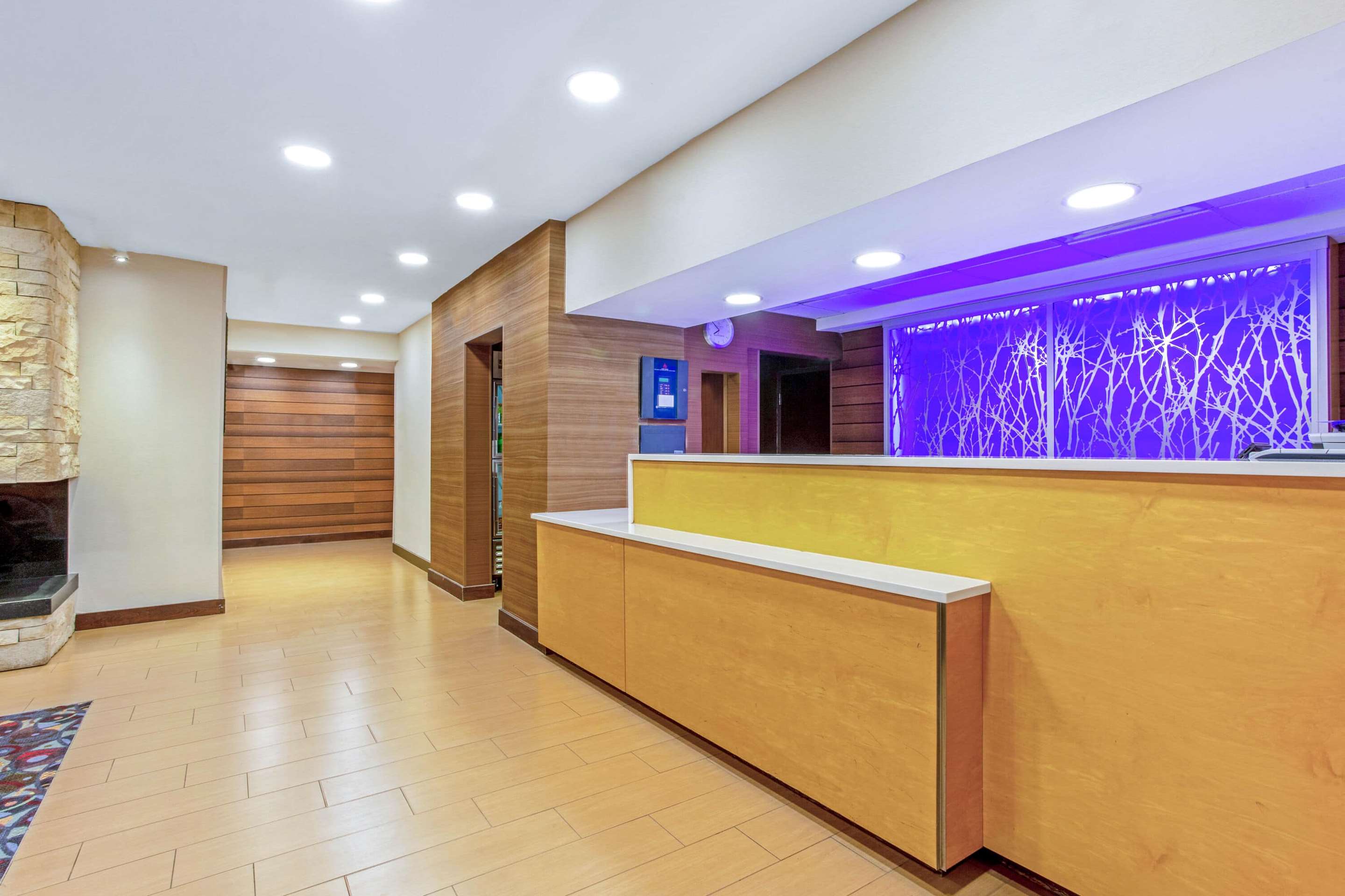 Lobby | La Quinta Inn & Suites by Wyndham Manassas Battlefield