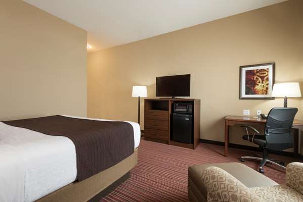  - Best Western Plus Hudson Hotel & Suites - I-76, Exit 31