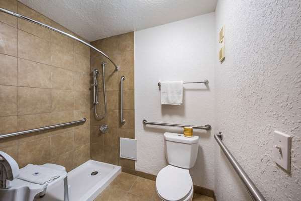  - Studio 6 Extended Stay Hotel DFW Airport South Irving