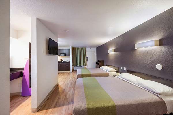 Suite - Studio 6 Extended Stay Hotel DFW Airport South Irving