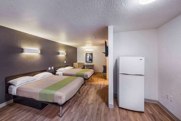 Suite - Studio 6 Extended Stay Hotel DFW Airport South Irving