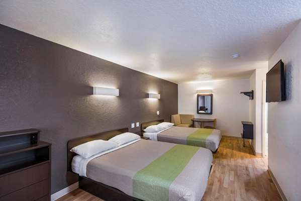 Suite - Studio 6 Extended Stay Hotel DFW Airport South Irving