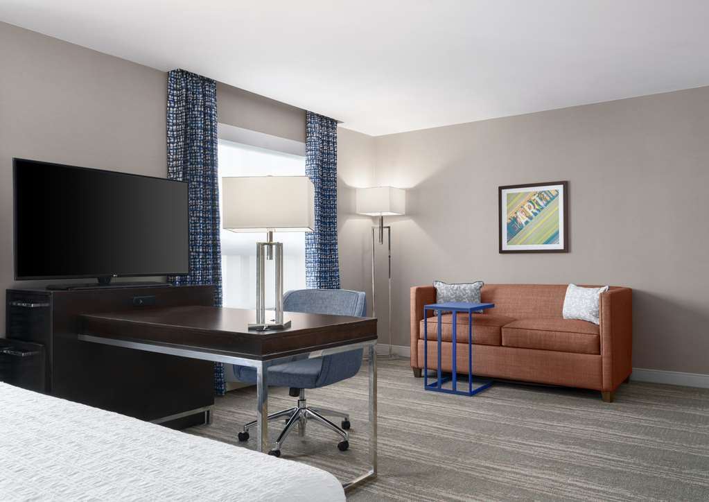 Hampton Inn & Suites by Hilton Worcester Room Type - 1KG HEARING ACCESS STUDIO