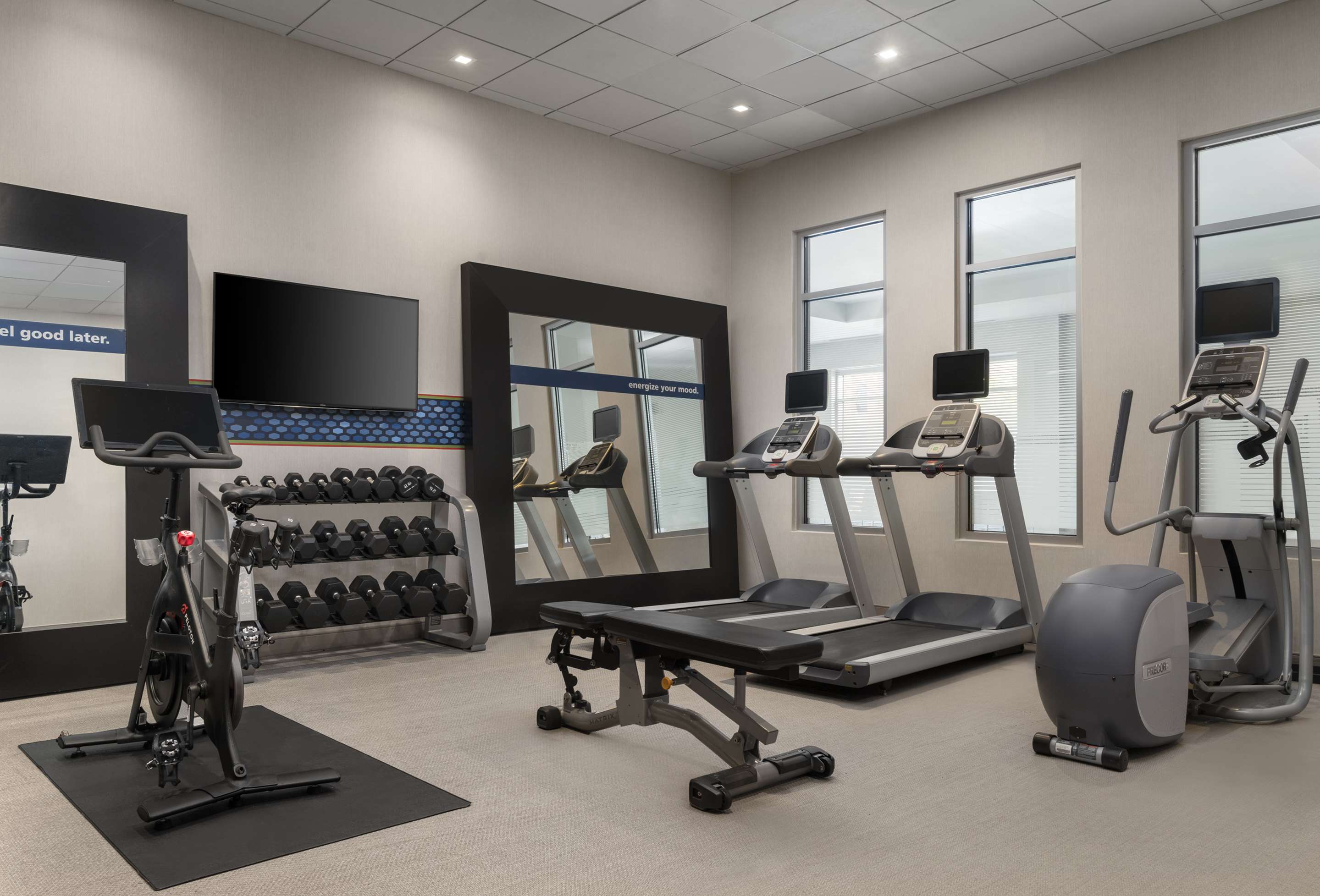 Health club fitness center gym | Hampton Inn & Suites Worcester
