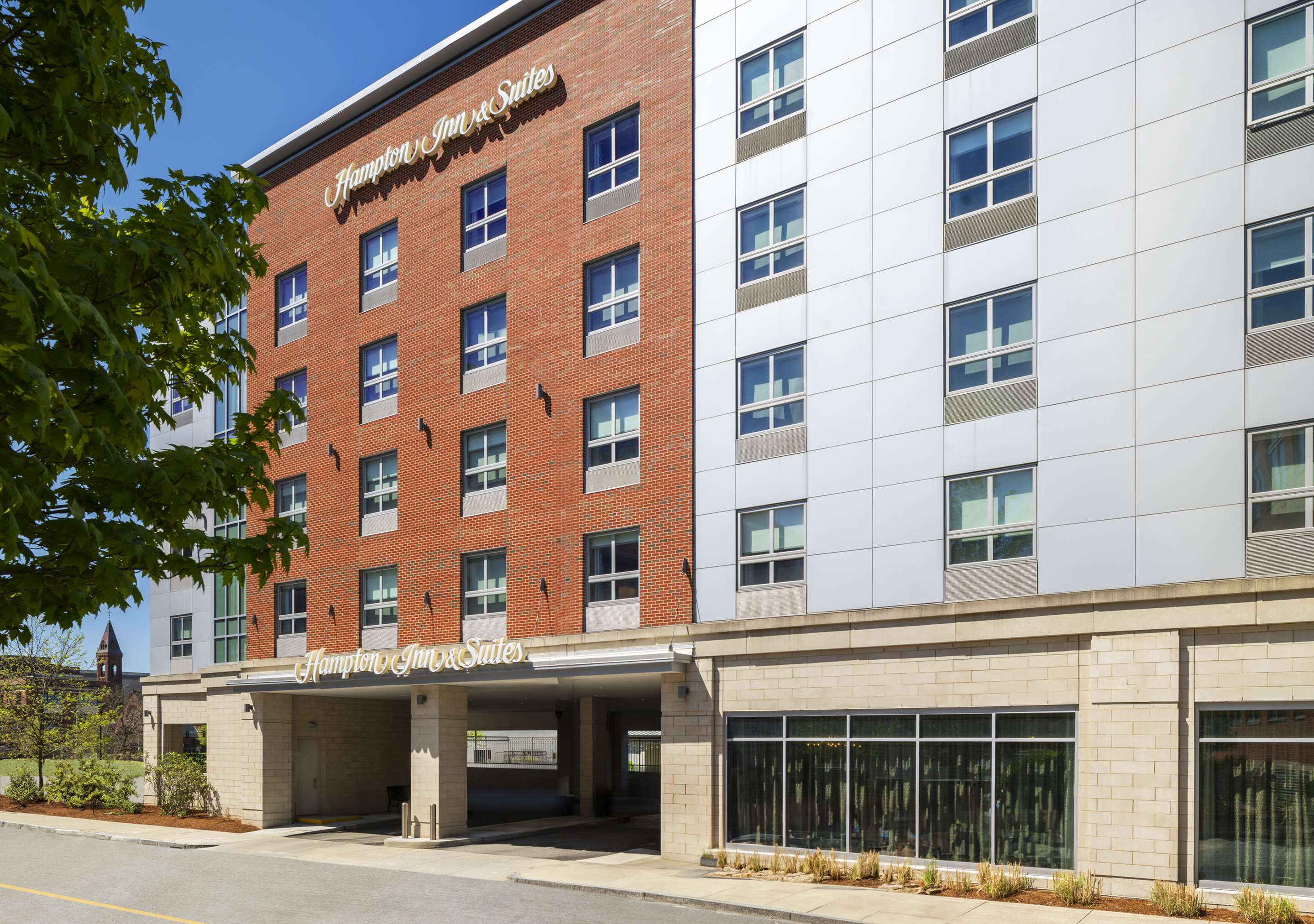 Exterior | Hampton Inn & Suites Worcester