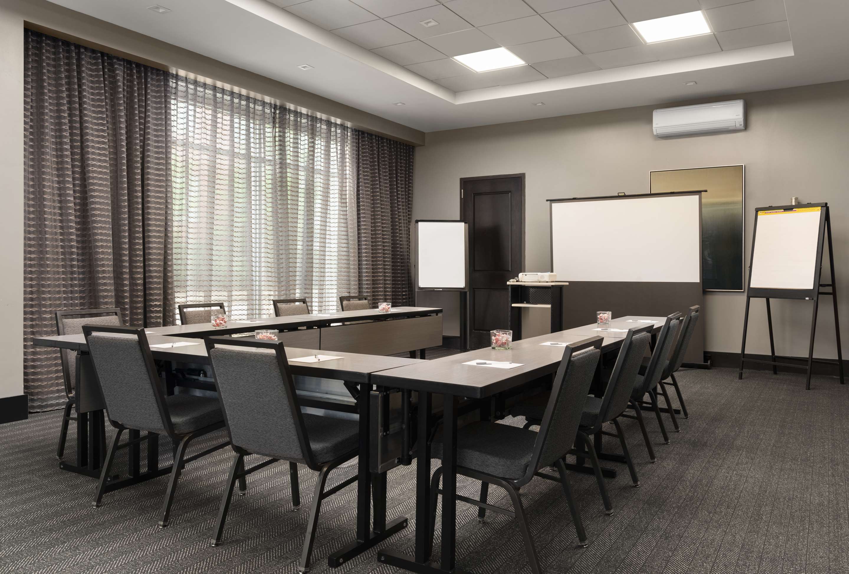 Meeting Room | Hampton Inn & Suites Worcester
