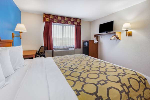  - Baymont Inn & Suites Perrysburg - I-75, Exit 193