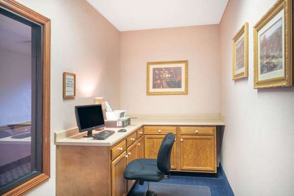 Conference Area - Baymont Inn & Suites Albany