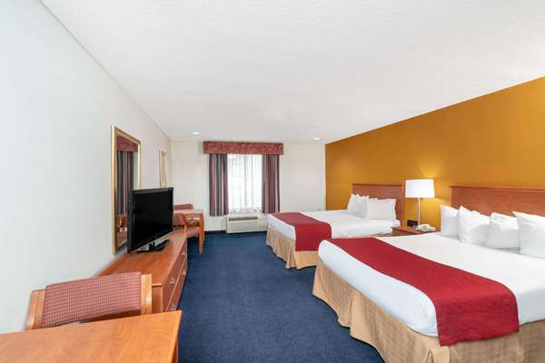 Suite - Baymont Inn & Suites Albany