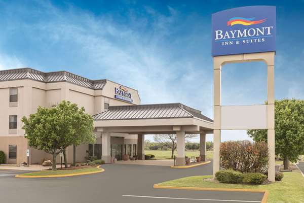 Exterior view - Baymont Inn & Suites North Oklahoma City