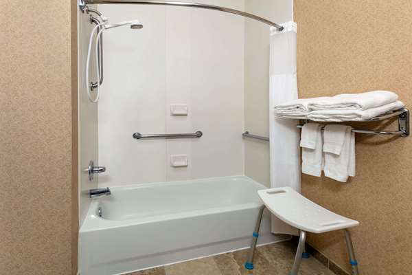  - Baymont Inn & Suites North Oklahoma City