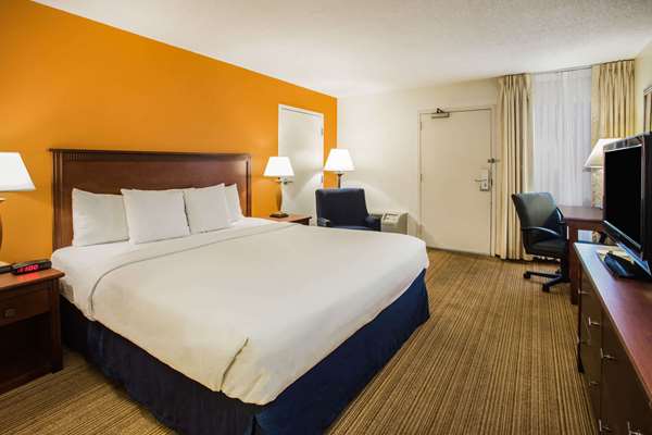  - Days Inn Civic Center Florence - I-95, Exit 160