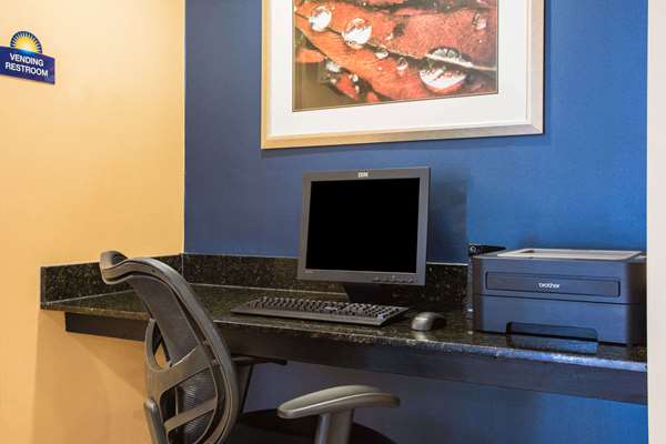 Conference Area - Days Inn Civic Center Florence - I-95, Exit 160