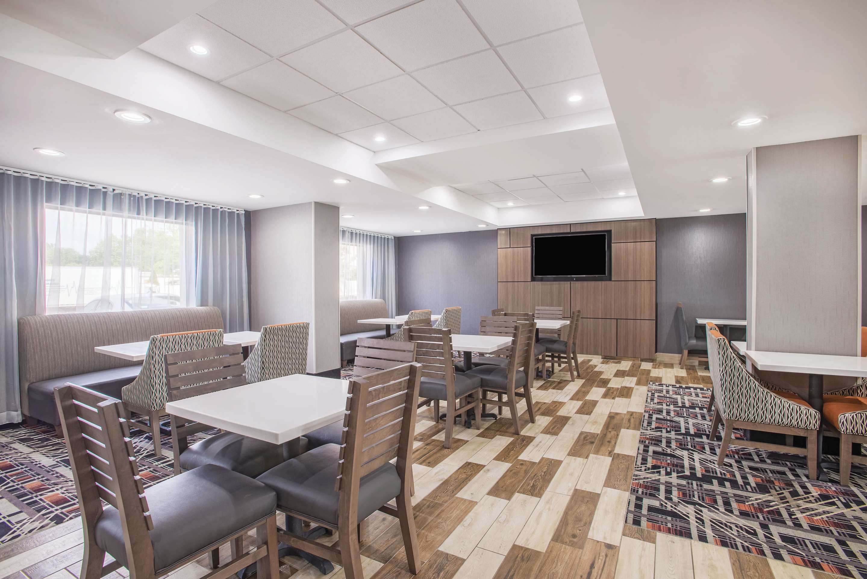 Property amenity | La Quinta Inn & Suites by Wyndham DC Metro Capital Beltway