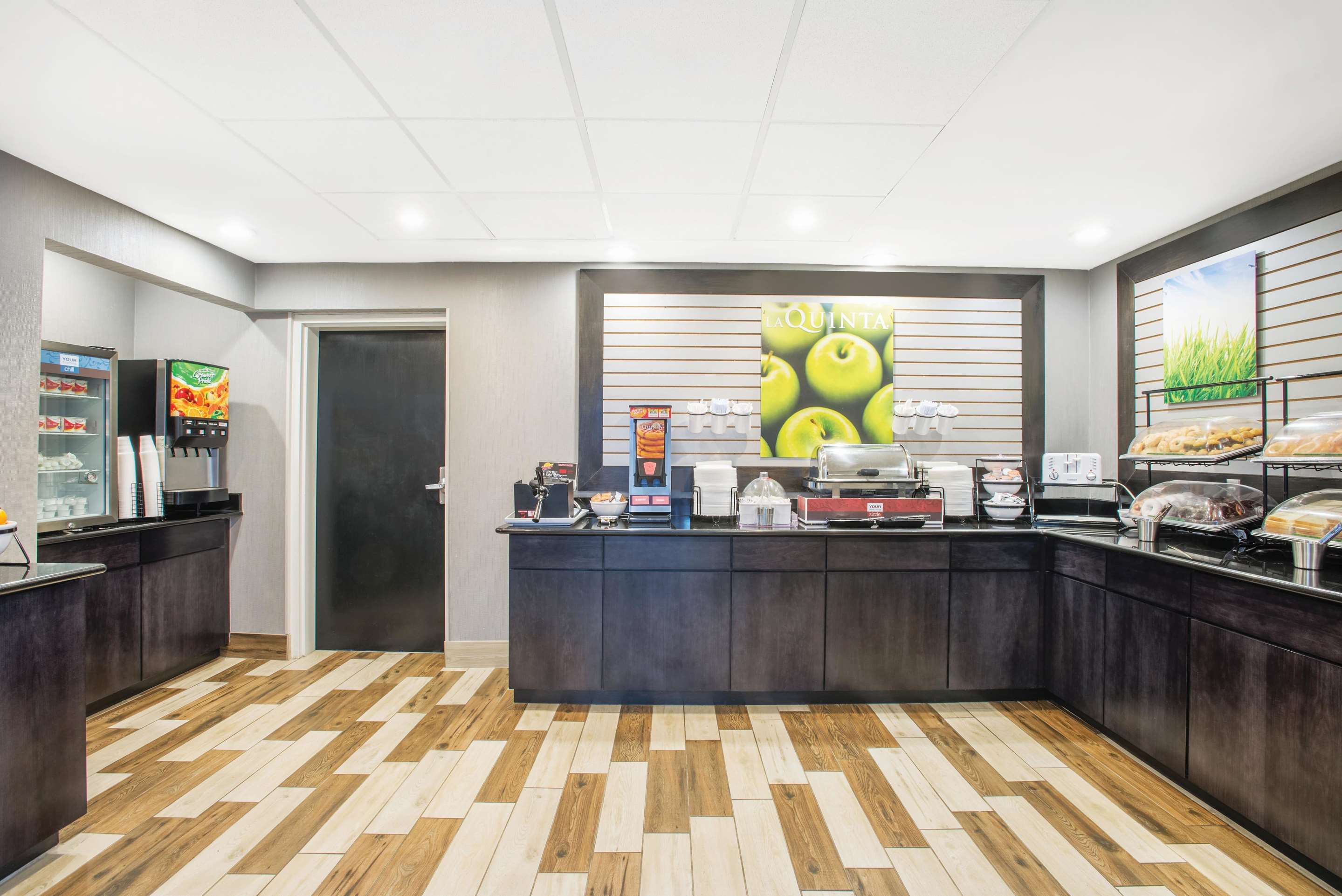 Property amenity | La Quinta Inn & Suites by Wyndham DC Metro Capital Beltway