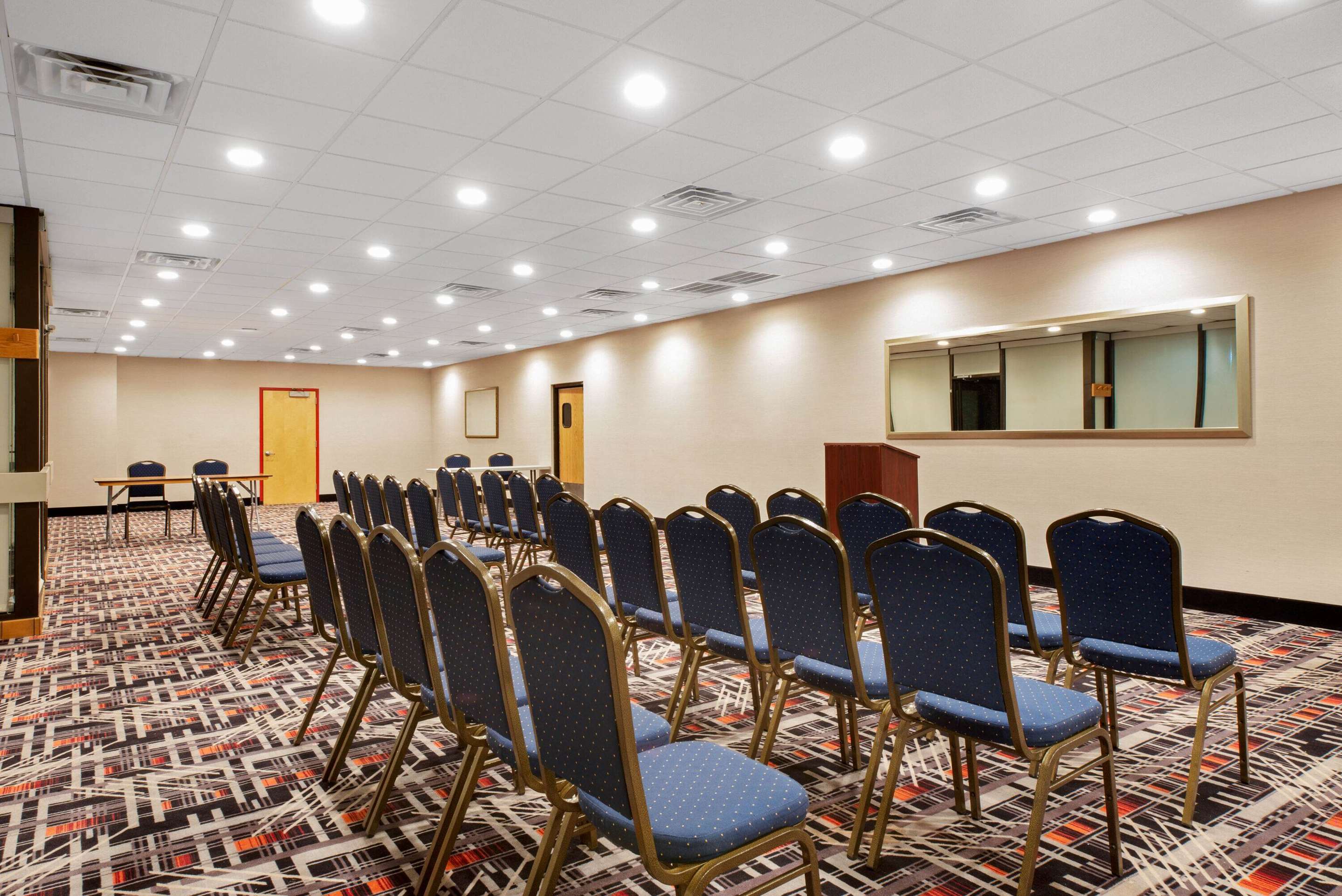 Meeting Room | La Quinta Inn & Suites by Wyndham DC Metro Capital Beltway