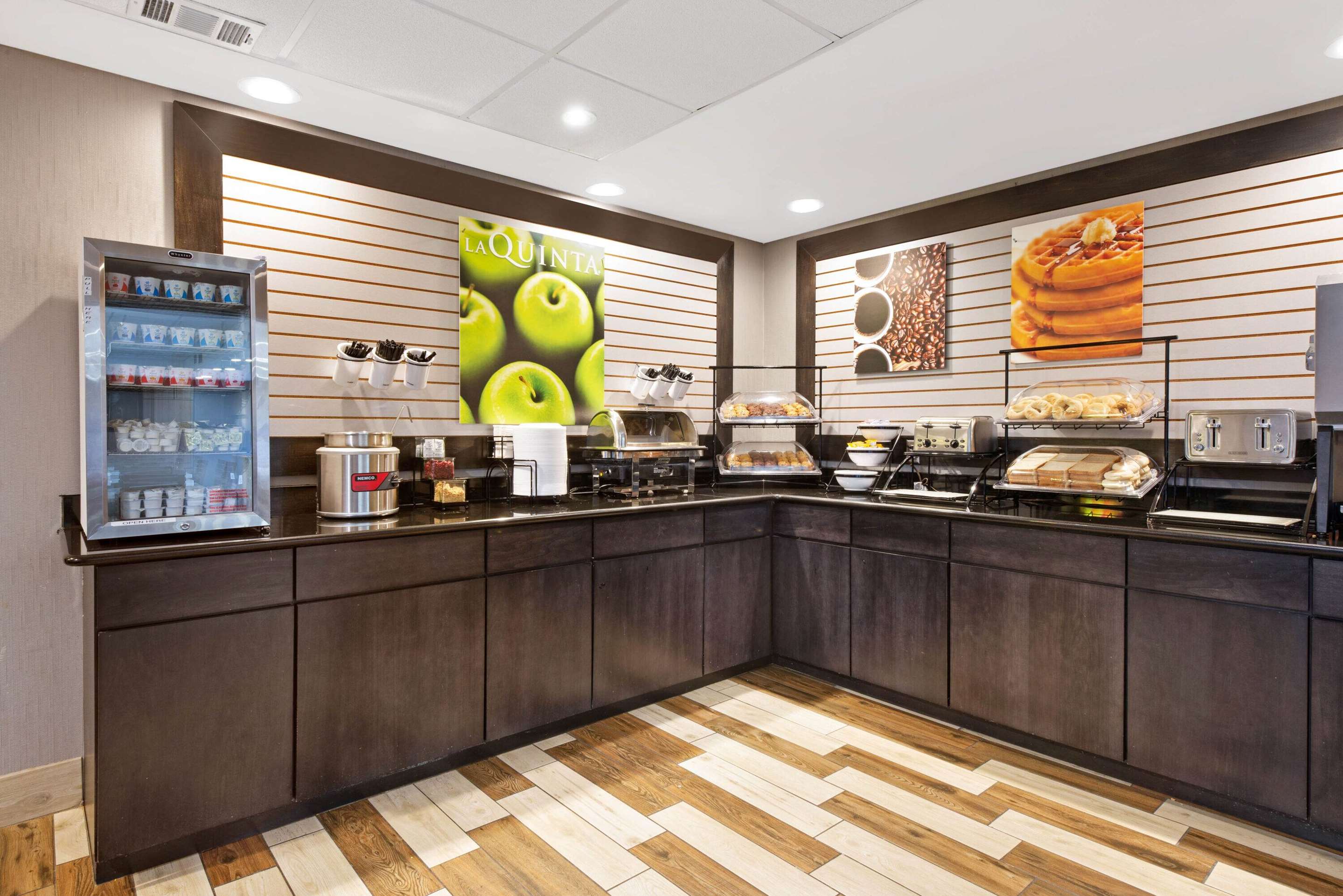 Property amenity | La Quinta Inn & Suites by Wyndham DC Metro Capital Beltway