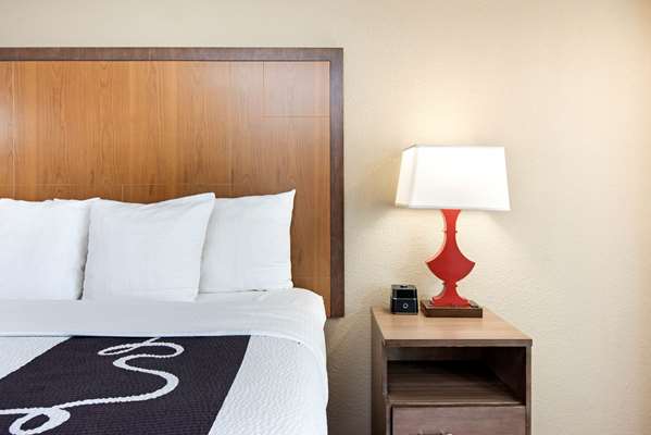  - La Quinta Inn & Suites Capitol Heights - I-95 & I-495, Exit 15