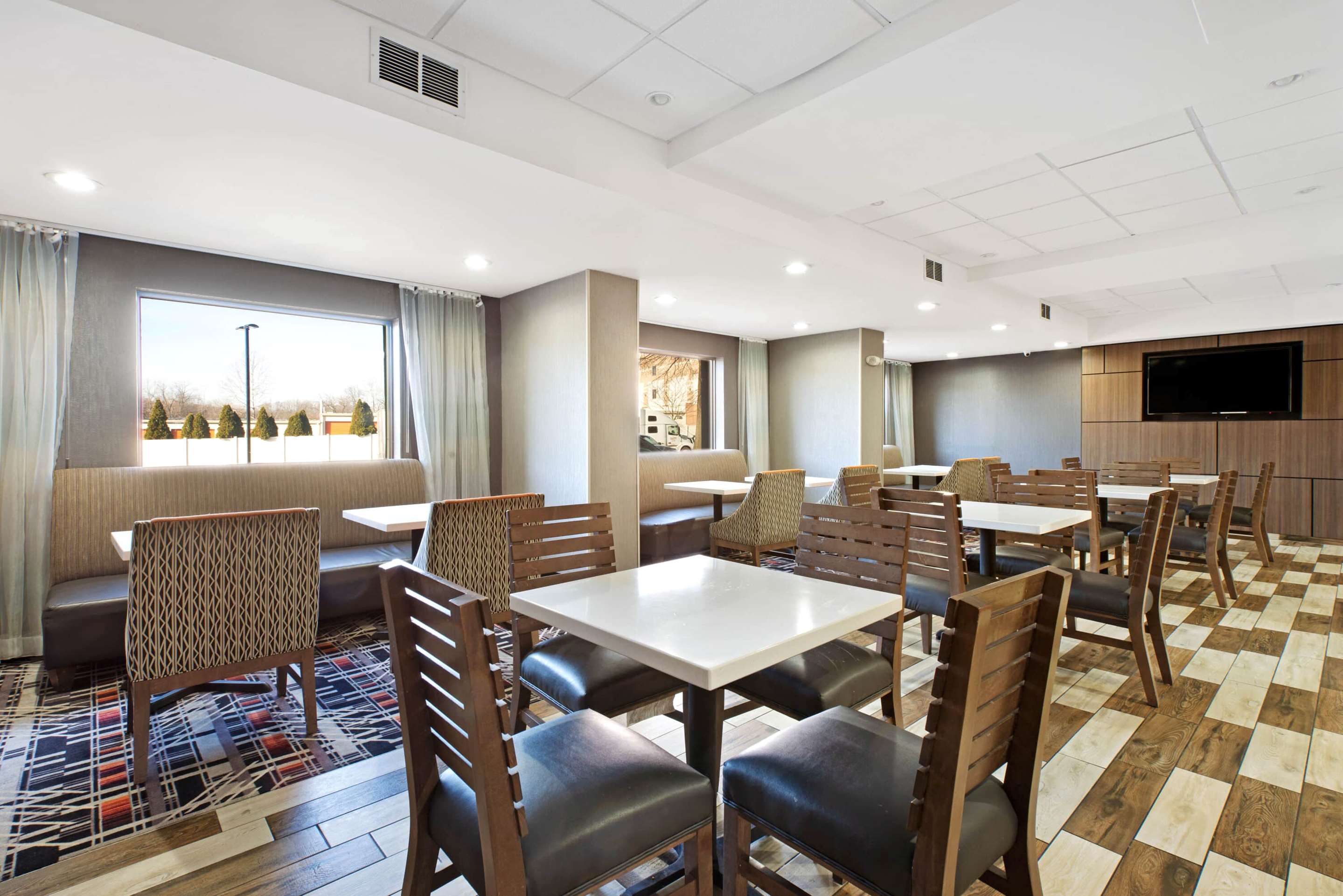 Property amenity | La Quinta Inn & Suites by Wyndham DC Metro Capital Beltway