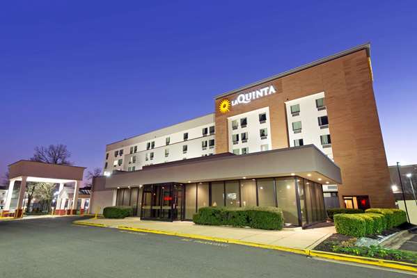 Exterior view - La Quinta Inn & Suites Capitol Heights - I-95 & I-495, Exit 15