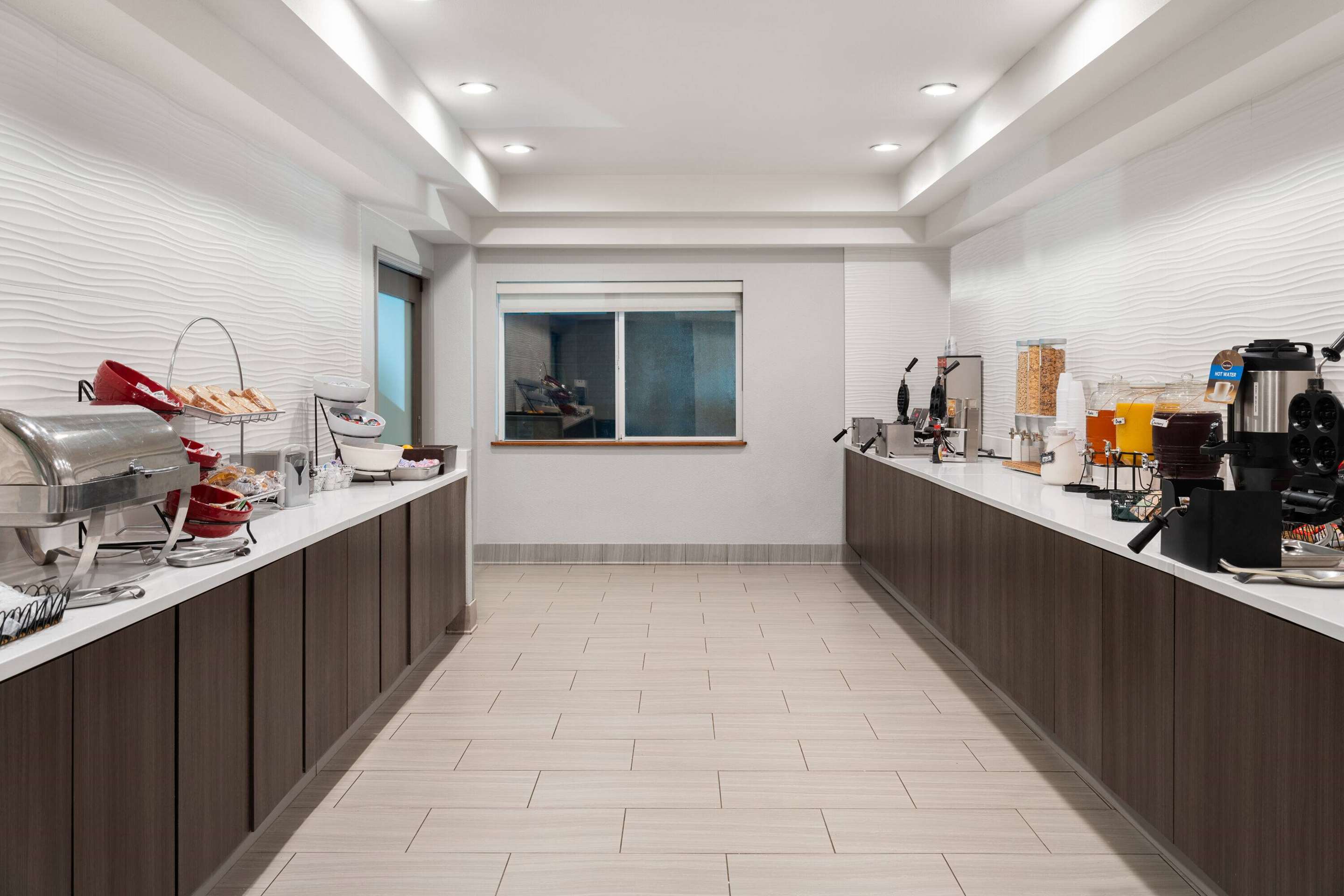 Breakfast Area | La Quinta Inn & Suites by Wyndham Pocatello