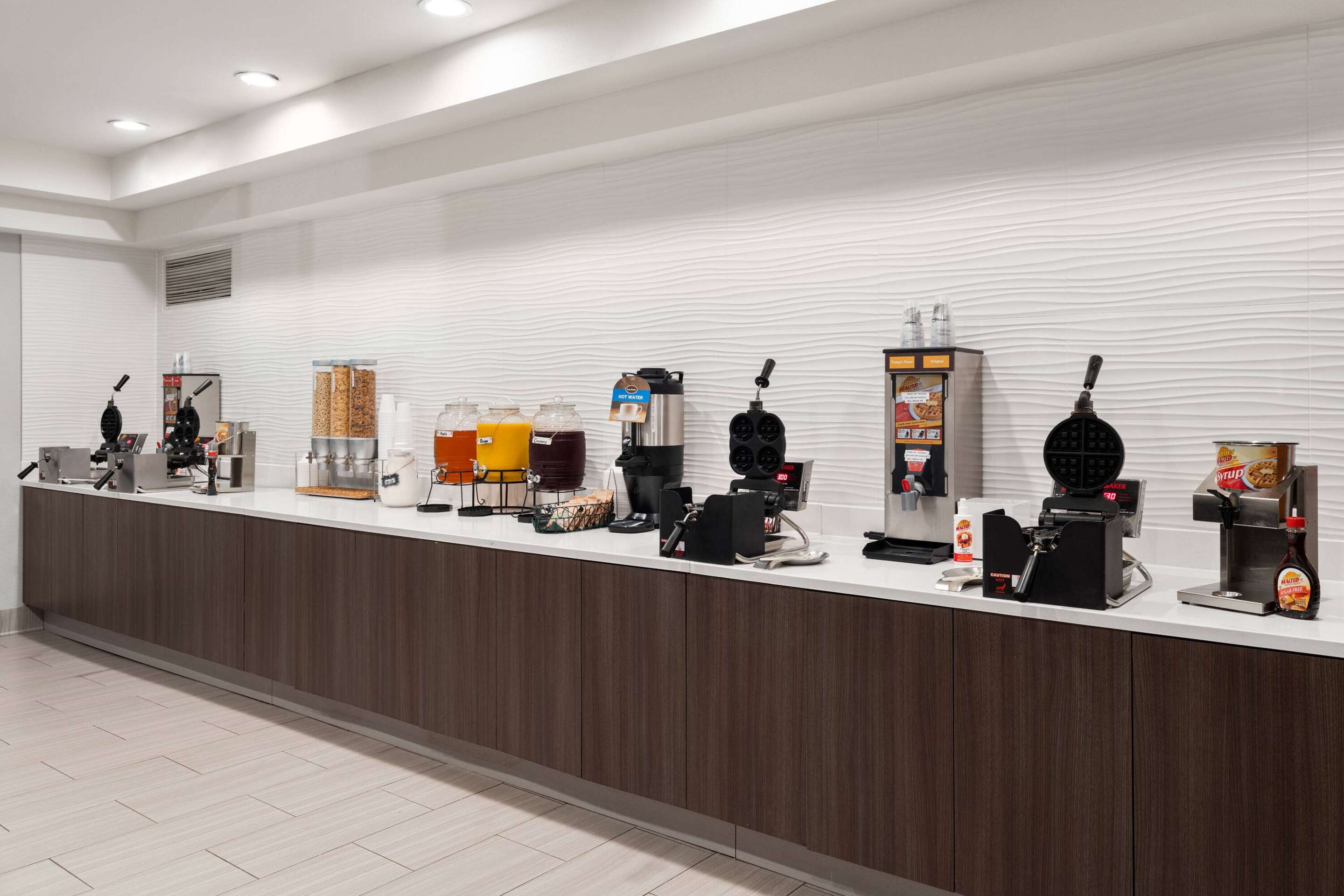 Breakfast Area | La Quinta Inn & Suites by Wyndham Pocatello