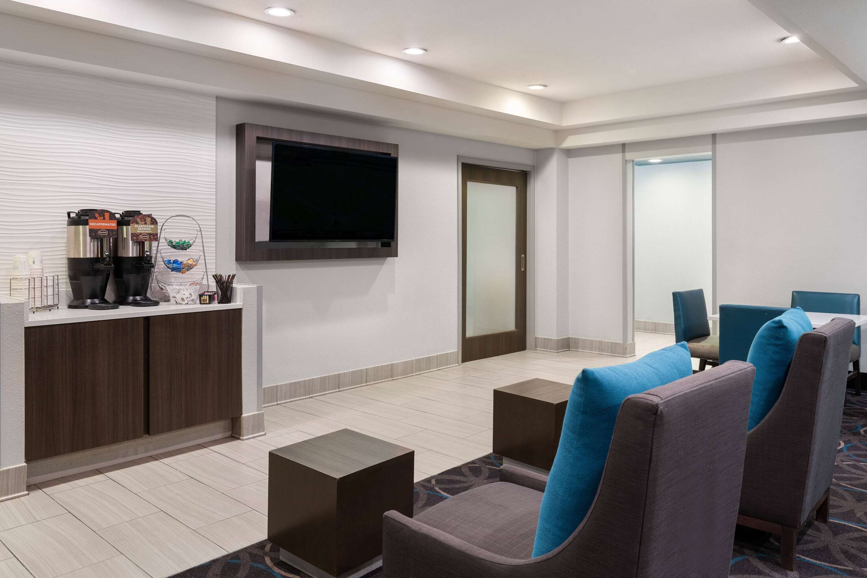Breakfast Area | La Quinta Inn & Suites by Wyndham Pocatello