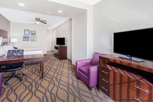 Suite - La Quinta Inn & Suites Luling - I-10, Exit 632