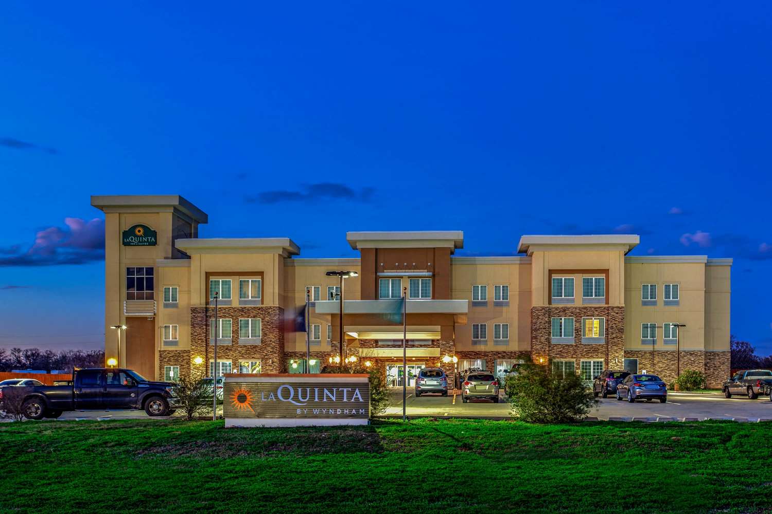 La Quinta Inn & Suites Luling, TX - See Discounts
