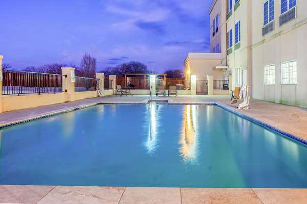 Pool - La Quinta Inn & Suites Luling - I-10, Exit 632