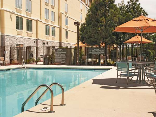 Pool - La Quinta Inn & Suites East Point - I-85, Exit 73