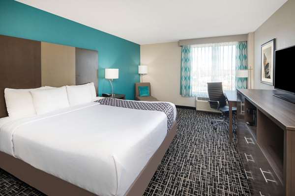  - La Quinta Inn & Suites East Point - I-85, Exit 73