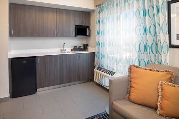 Suite - La Quinta Inn & Suites East Point - I-85, Exit 73