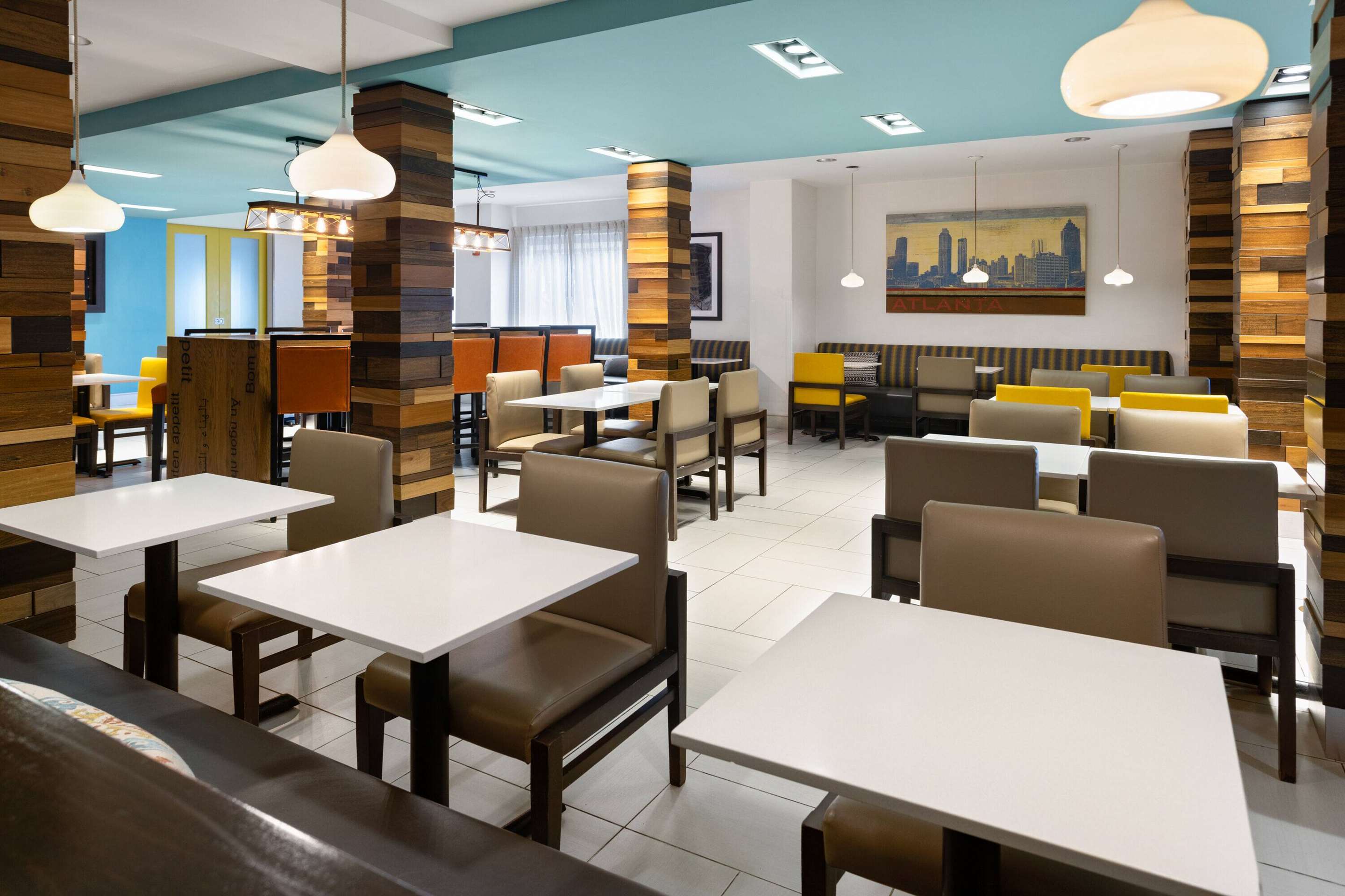 Lobby | La Quinta by Wyndham Atlanta Airport North
