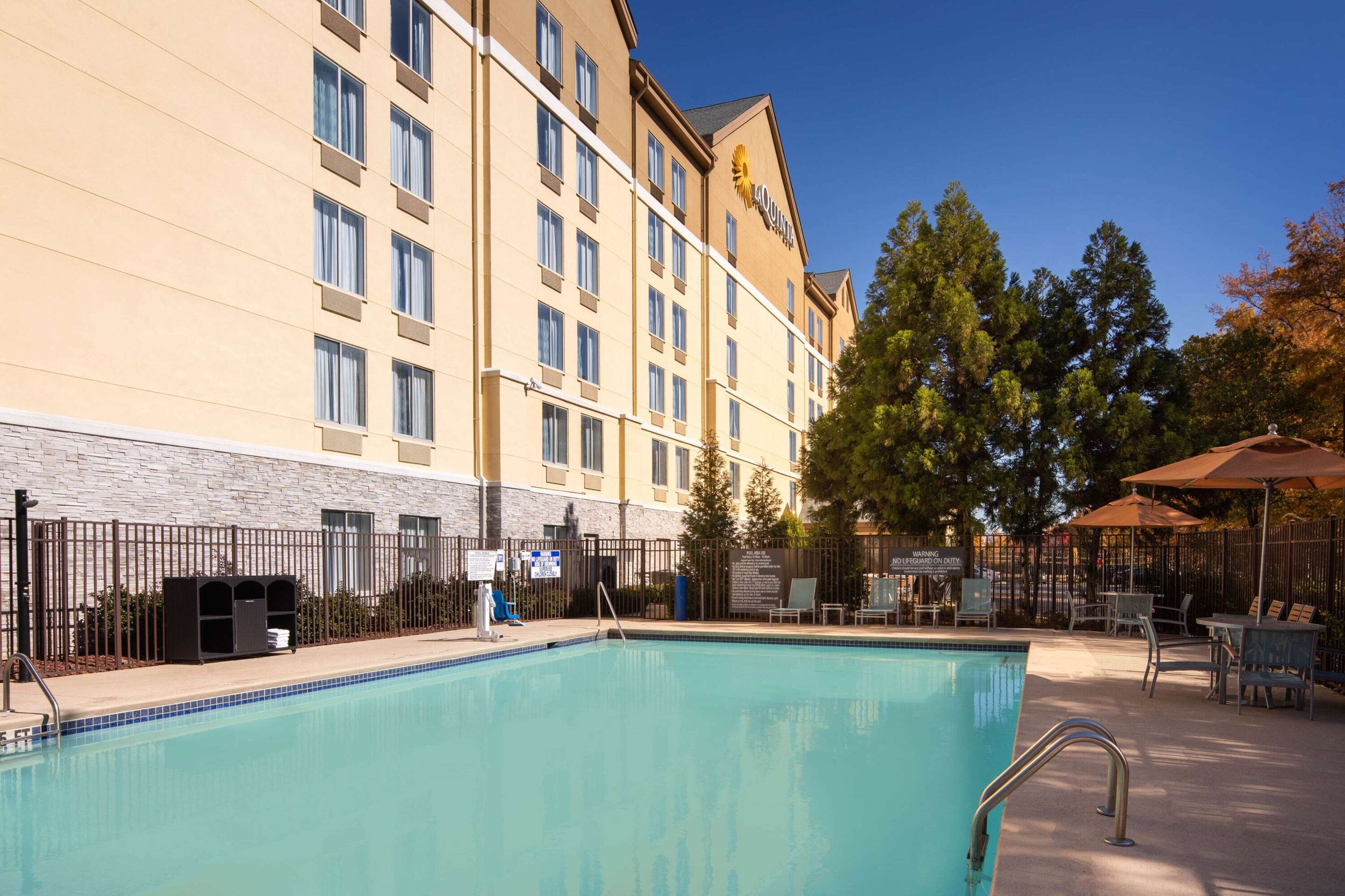 Pool | La Quinta by Wyndham Atlanta Airport North