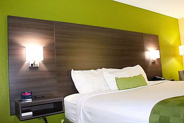  - Baymont Inn & Suites Springfield - I-70, Exit 54