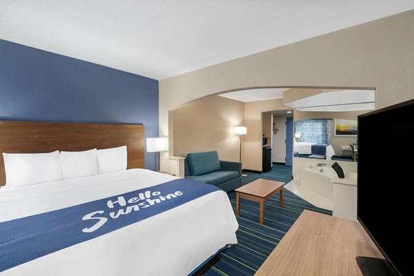  - Days Inn Panama City